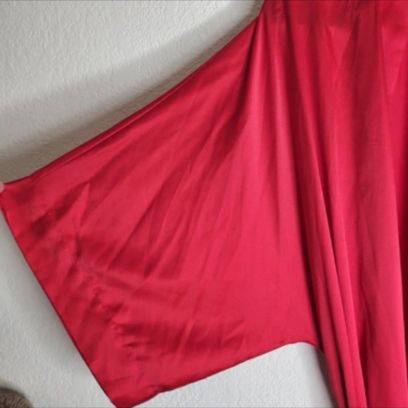 Victoria’s Secret Short Satin Kimono (XS/S) - Picture 4 of 7